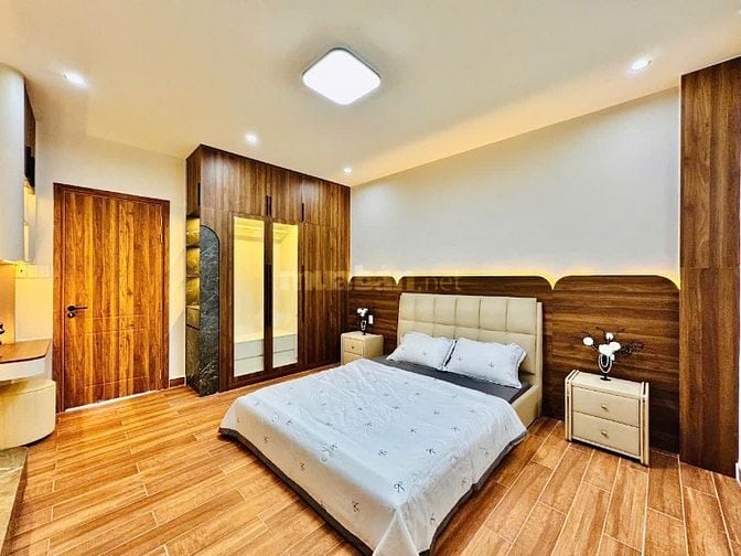 CHÍNH CHỦ BÁN NHÀ ĐẸP MỚI XÂY ĐÚC 1LẦU 3PN HẺM XE HƠI VÔ NHÀ