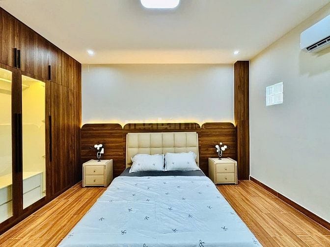 CHÍNH CHỦ BÁN NHÀ ĐẸP MỚI XÂY ĐÚC 1LẦU 3PN HẺM XE HƠI VÔ NHÀ