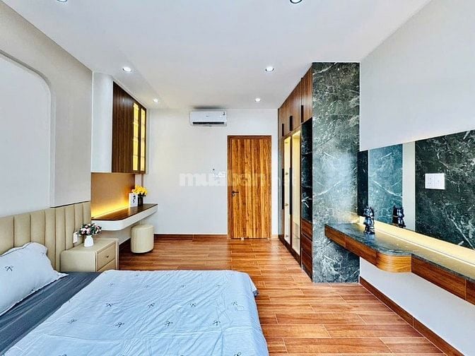CHÍNH CHỦ BÁN NHÀ ĐẸP MỚI XÂY ĐÚC 1LẦU 3PN HẺM XE HƠI VÔ NHÀ