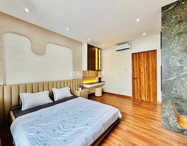 CHÍNH CHỦ BÁN NHÀ ĐẸP MỚI XÂY ĐÚC 1LẦU 3PN HẺM XE HƠI VÔ NHÀ