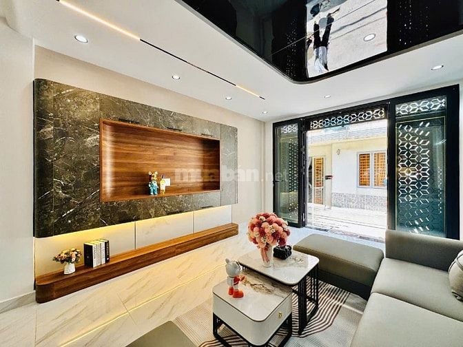 CHÍNH CHỦ BÁN NHÀ ĐẸP MỚI XÂY ĐÚC 1LẦU 3PN HẺM XE HƠI VÔ NHÀ