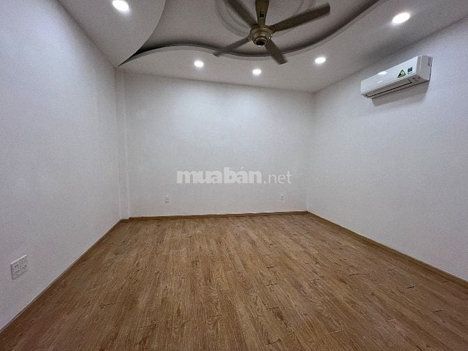 Cho thuê nhà ngay trung tâm quận 7
