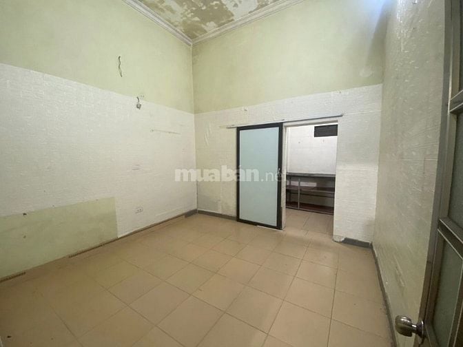 Bán nhà riêng Yên Nghĩa, 130 triệu/m2, 38,5m2, 2PN + 2WC, sát chợ , sá