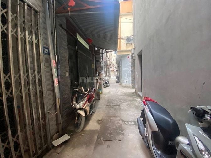 Bán nhà riêng Yên Nghĩa, 130 triệu/m2, 38,5m2, 2PN + 2WC, sát chợ , sá