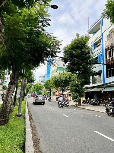 Quận 1. Mặt tiền Nguyễn Bỉnh Khiêm (9x27m) Giá 130 tỷ