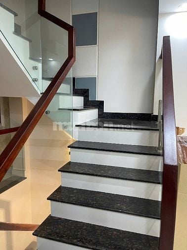 Bán nhà Nguyễn Oanh Phường 17, Gò Vấp, 3 tầng, Dt: 4 x15 mét
