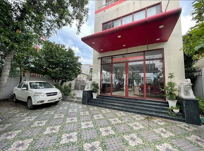 Cho Thuê Nhà 3 Lầu Sân Vườn 14 * 36 Hẻm Tải P Long Thạnh Mỹ. Quận 9