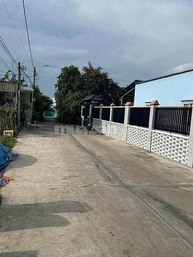 CHỦ BÁN GẤP ĐẤT NGAY CHỢ VIỆT KIỀU, 10M X 41M, SỔ SẴN GIÁ 650 TRIỆU.
