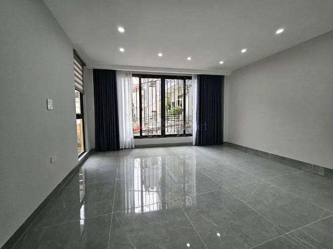 Bán nhà mới phố Ngọc Lâm, Gara ô tô ,6 tầng thang máy .14 tỷ