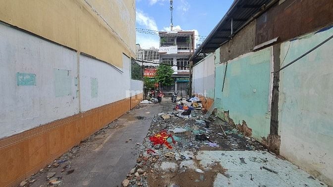 Bán lô đất mặt tiền DT 150m2. Ngay cổng ĐH Văn Lang, Gò Vấp.