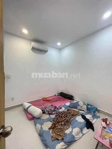 Cho thuê phòng trọ ở hẻm 1034 CMT8 (gần Hoàng Sa), 20m2, giá 4.5 triệu