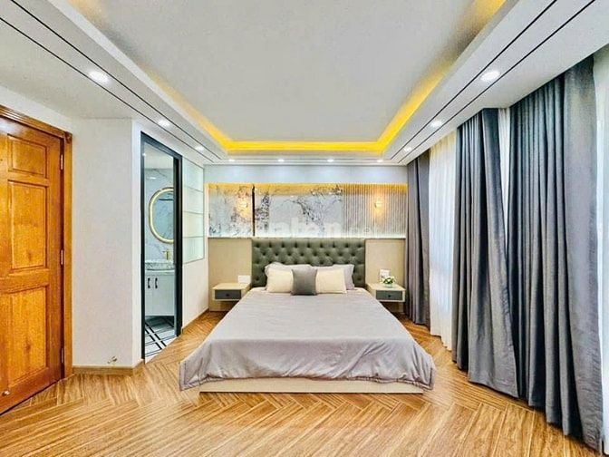 SIÊU PHẨM NHÀ ĐẸP NÚP HẺM - 108/8A Cộng Hòa P.4, Q.Tân Bình - 320m2 