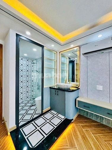 SIÊU PHẨM NHÀ ĐẸP NÚP HẺM - 108/8A Cộng Hòa P.4, Q.Tân Bình - 320m2 