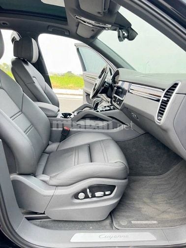  PORSCHE CAYENNE   • Sản xuất : 2019 MODEL 2020 • Odo : 35.000 mls
