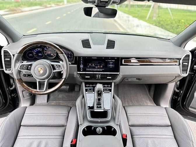  PORSCHE CAYENNE   • Sản xuất : 2019 MODEL 2020 • Odo : 35.000 mls