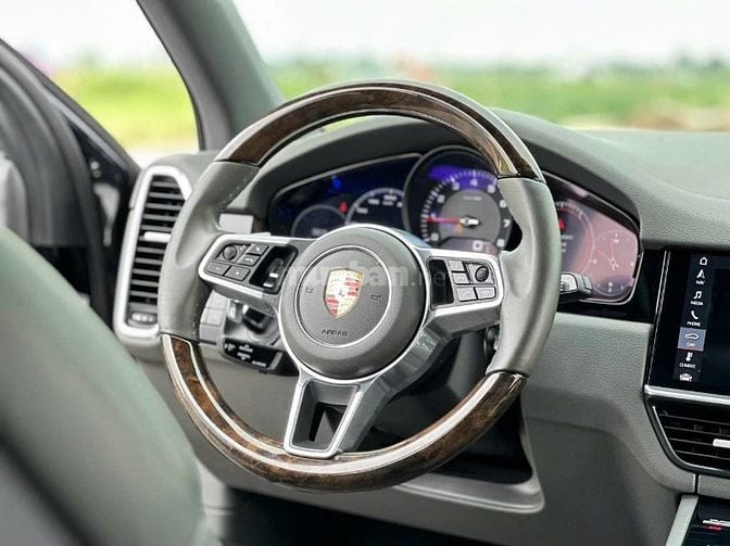  PORSCHE CAYENNE   • Sản xuất : 2019 MODEL 2020 • Odo : 35.000 mls