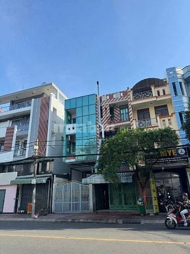  NHÀ 3 LẦU - 4M X 21M - ĐOẠN ĐẸP - MẶTTIỀN CHỢ LỚN GIÁ RẺ 