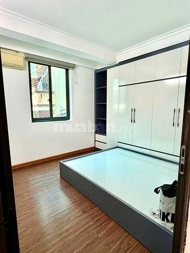 Bán ccmn đường Láng gần Ngã Tư Sở, dt 64m2, 2ngủ, 2 wc, giá 2.65 tỷ.