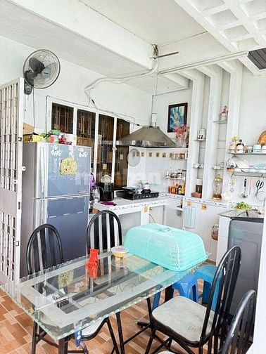   Bán nhà MT Trần Kế Xương, P.7, Phú Nhuận: 4,2 x 25, giá: 23,5 tỷ.