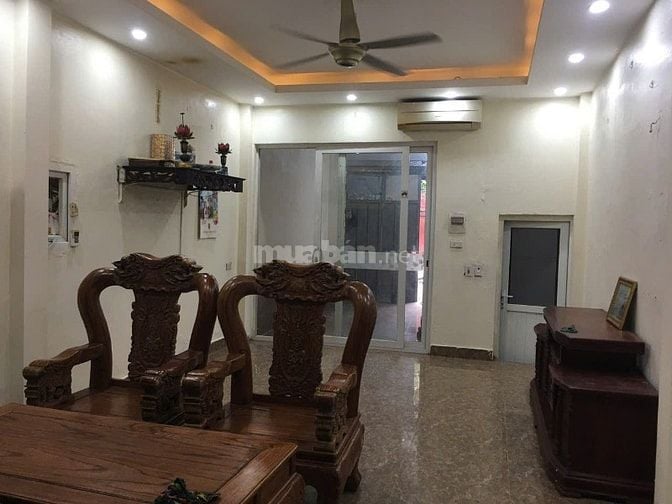 Cho thuê nhà ngõ 76 An Dương, Tây Hồ, DT 60m2, 2 tầng, ngõ ô tô tránh