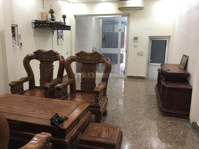 Cho thuê nhà ngõ 76 An Dương, Tây Hồ, DT 60m2, 2 tầng, ngõ ô tô tránh