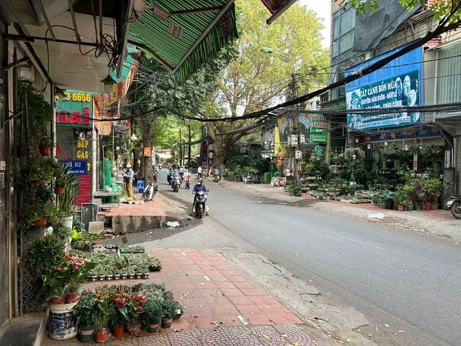 Gia đình cần Cho thuê cửa hàng,  tầng 1 mặt phố Hoàng Hoa Thám, Tây Hồ