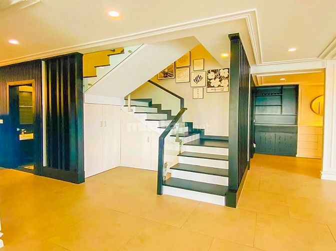 Bán hoặc cho thuê Duplex Diamond Island view sông 4 phòng ngủ 232m2