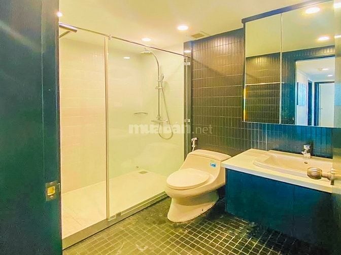 Bán hoặc cho thuê Duplex Diamond Island view sông 4 phòng ngủ 232m2