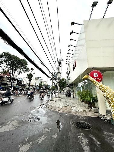 Cho thuê mặt bằng kinh doanh 1000m2 ngay mặt tiền Quang Trung, Q. GV
