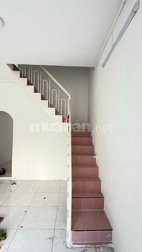 Bán nhà 2 mặt hẻm, xe hơi vào tận cửa, đường Lê Quang Định, Phường 11,