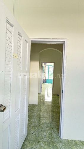 Bán nhà 2 mặt hẻm, xe hơi vào tận cửa, đường Lê Quang Định, Phường 11,