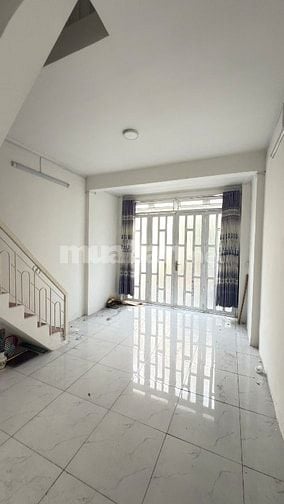 Bán nhà 2 mặt hẻm, xe hơi vào tận cửa, đường Lê Quang Định, Phường 11,