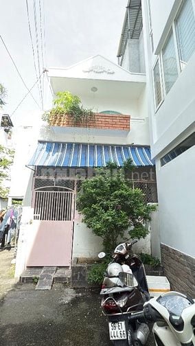 Bán nhà 2 mặt hẻm, xe hơi vào tận cửa, đường Lê Quang Định, Phường 11,