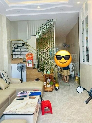 Nhà Huỳnh Lan Khanh sau lưng Sky Center, giá 1tỷ990 - 1T1L, sổ riêng