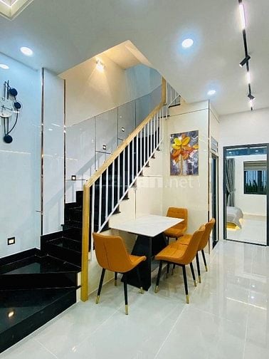 Bán nhà 62,2m2 ngay Trần Xuân Soạn, Quận 7. Gần cầu Kênh Tẻ-Giá 4tỷ720