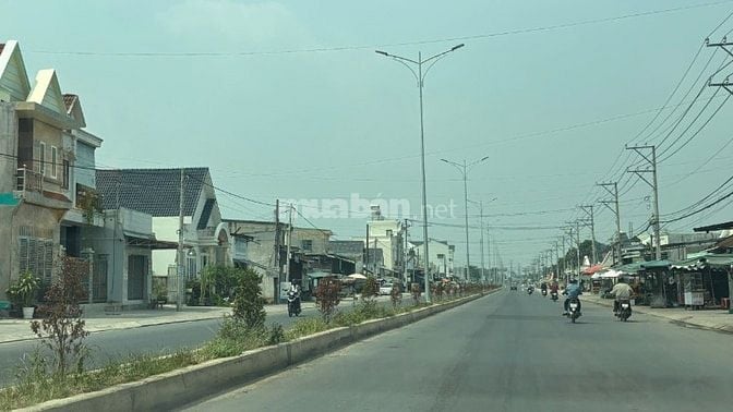 chính chủ bán 20mét ngang mặt tiền đường nhựa hương lộ 2, tách được 4 