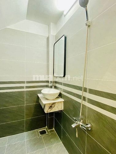 Bán nhà 62,2m2 ngay Trần Xuân Soạn, Quận 7. Gần cầu Kênh Tẻ-Giá 4tỷ720