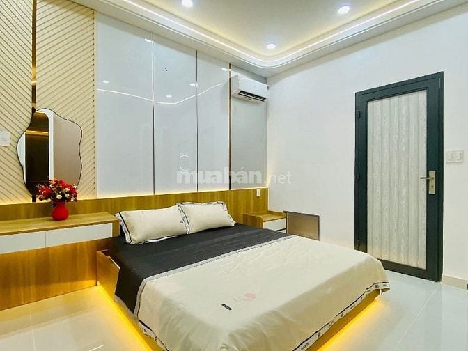 Bán nhà 62,2m2 ngay Trần Xuân Soạn, Quận 7. Gần cầu Kênh Tẻ-Giá 4tỷ720