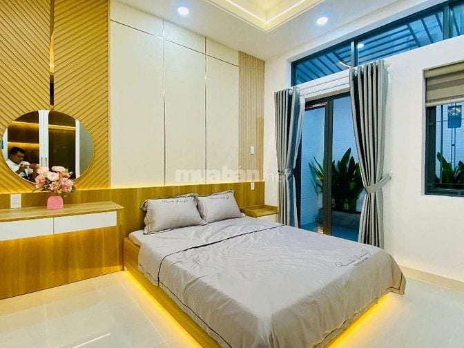 Bán nhà 62,2m2 ngay Trần Xuân Soạn, Quận 7. Gần cầu Kênh Tẻ-Giá 4tỷ720