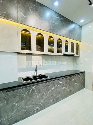 Bán nhà 62,2m2 ngay Trần Xuân Soạn, Quận 7. Gần cầu Kênh Tẻ-Giá 4tỷ720