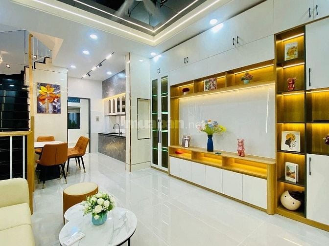 Bán nhà 62,2m2 ngay Trần Xuân Soạn, Quận 7. Gần cầu Kênh Tẻ-Giá 4tỷ720