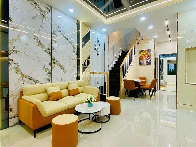 Bán nhà 62,2m2 ngay Trần Xuân Soạn, Quận 7. Gần cầu Kênh Tẻ-Giá 4tỷ720