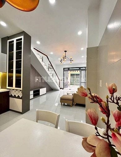 Nhà đẹp đường Thích Quảng Đức,P5,Quận Phú Nhuận 45m2- 2tỷ680 full NT