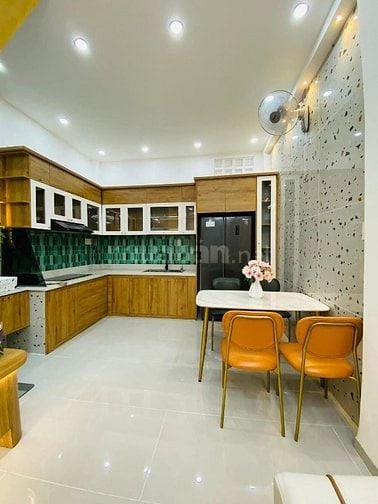 Giảm nhanh hơn 100tr-Nhà BThanh hẻm 1/, nhỉnh hơn 2tỷ có 3 phòng ngủ