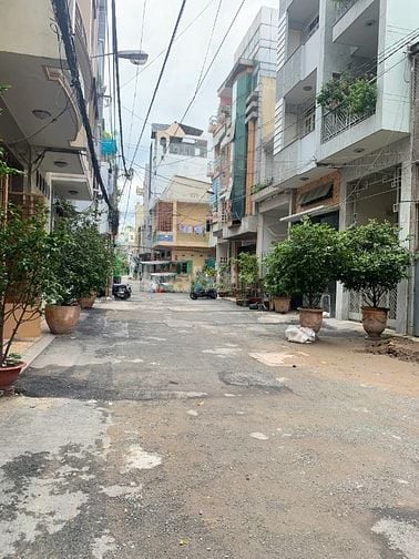 Nhà tiện kinh doanh đường LÝ CHÍNH THẮNG , Q3. DT 42m2. GIÁ 2tỷ5
