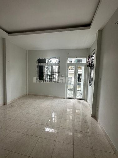 Cho thuê nhà góc đẹp mở Quán cafe, Hiệu thuốc,. ở 4 Bàu Bàng, Tân Bình