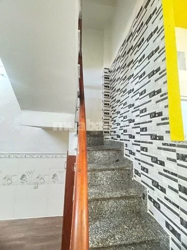 Bán nhà nhỏ 890 triệu , gần chợ hiệp thành , quận 12