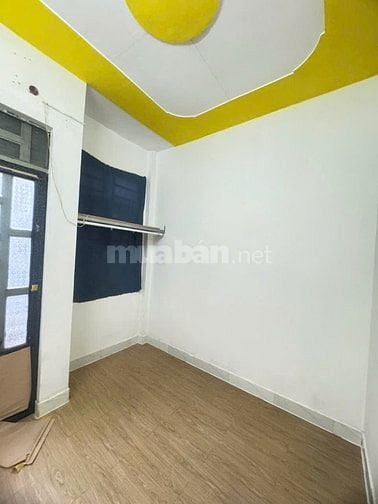 Bán nhà nhỏ 890 triệu , gần chợ hiệp thành , quận 12