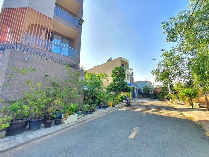 bán đất Liên Phường, Phú Hữu, Q9 - DT : 67.4m2 (4x17,7m)