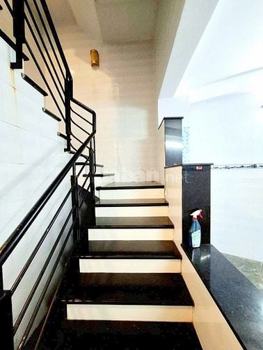 LÝ THƯỜNG KIỆT P8 TÂN BÌNH - Ô TÔ ĐỖ CỬA - 60M2 NỞ HẬU 8PN, CÁCH MT 10